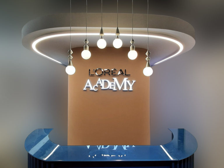 L'Oreal Academy PLV